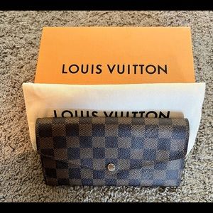Like new Louis Vuitton wallet